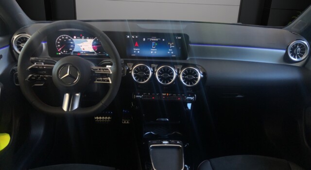 MERCEDES-BENZ A 200 Night Star 7G-DCT