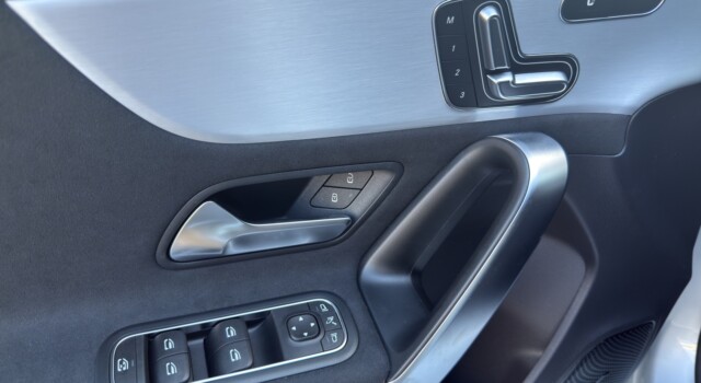 MERCEDES-BENZ A 200 Night Star 7G-DCT