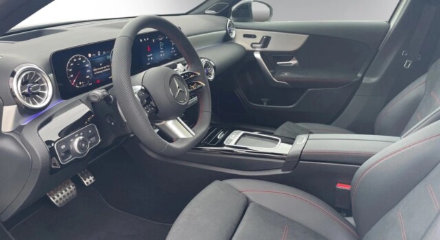 MERCEDES-BENZ A 200 Night Star 7G-DCT