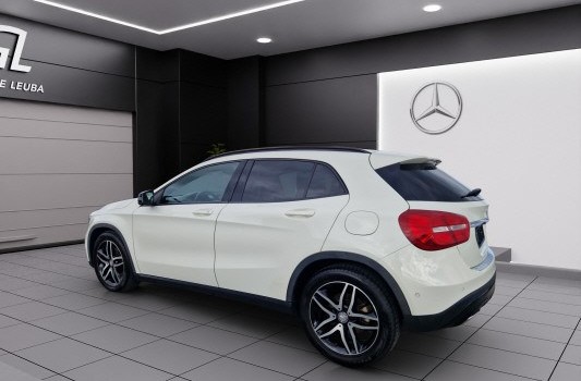 MERCEDES-BENZ GLA 250