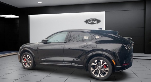FORD MUSTANG MACH-E Premium AWD 91 kWh