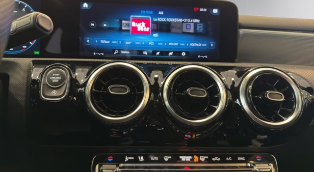 MERCEDES-BENZ A 180 AMG Line