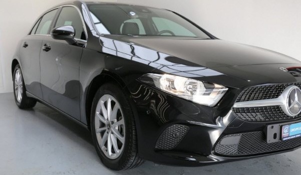 MERCEDES-BENZ A 200 Progressive