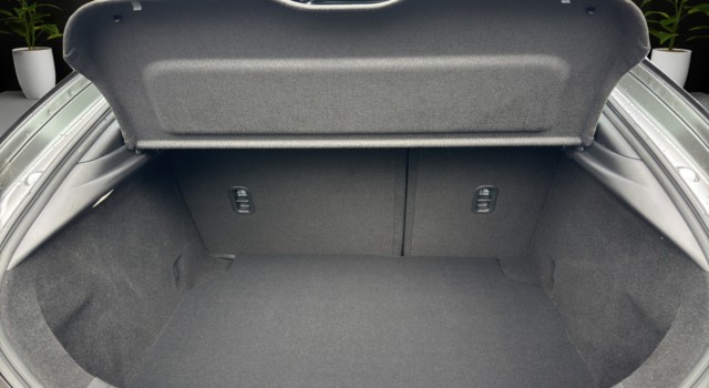 MAZDA 3 Hatchback SKYACTIV-G M Hybrid 140 Centre Line Automat