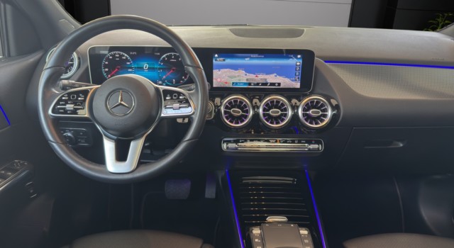 MERCEDES-BENZ GLA 200 Progressive 7G-DCT