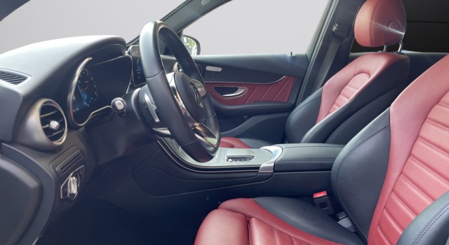 MERCEDES-BENZ GLC 300 AMG Line 4Matic 9G-Tronic