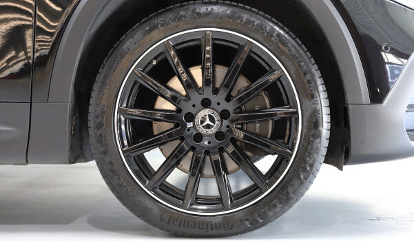 MERCEDES-BENZ GLB 250 4Matic AMG Line 8G-Tronic