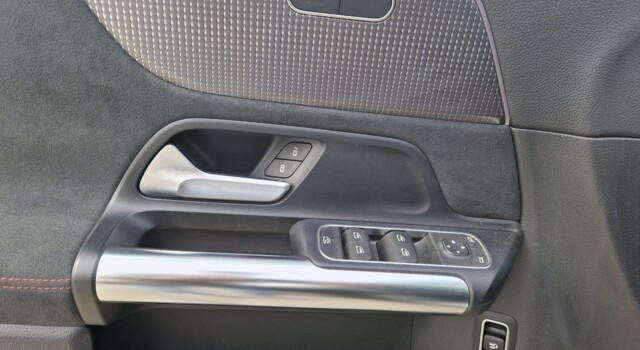 MERCEDES-BENZ EQA 350 4Matic