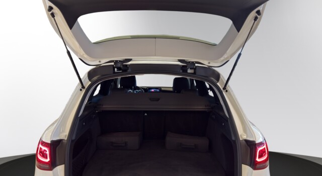 MERCEDES-BENZ GLC 300 e AMG Line 4Matic 9G-Tronic