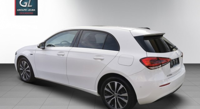 MERCEDES-BENZ A 250 e Style