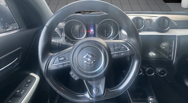 SUZUKI SWIFT 1.2i Compact+ 4×4