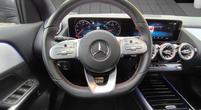 MERCEDES-BENZ GLA 250 AMG Line 4Matic