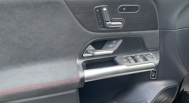 MERCEDES-BENZ EQA 350 66,5 kWh 4Matic Excellence