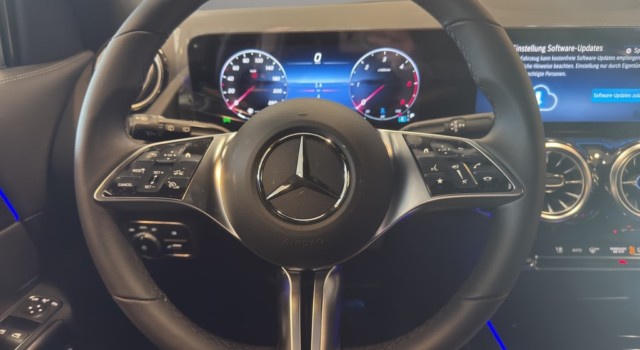 MERCEDES-BENZ GLA 220 d 4Matic 8G-DCT