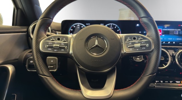 MERCEDES-BENZ A 180 AMG Line