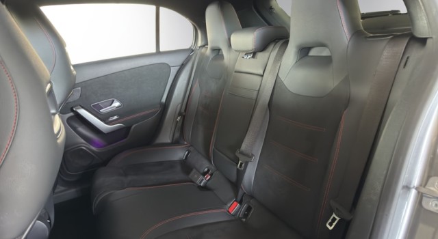 MERCEDES-BENZ A 200 7G-DCT