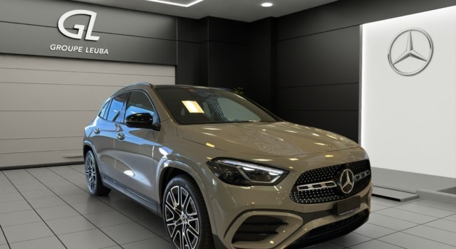 MERCEDES-BENZ GLA 200 Night Star 7G-DCT