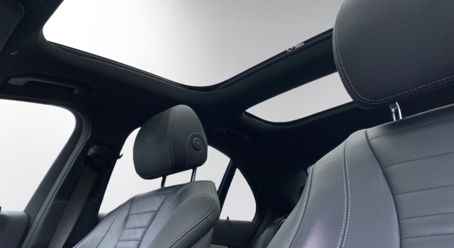 MERCEDES-BENZ E 220 d Swiss Star 4Matic