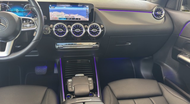 MERCEDES-BENZ GLA 200 Progressive 7G-DCT