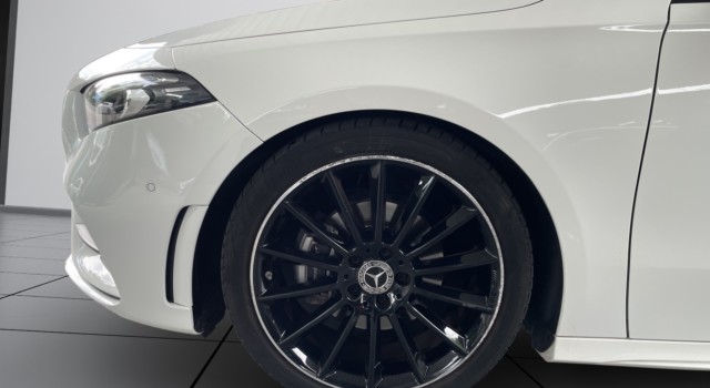 MERCEDES-BENZ A 200 AMG Line 7G-DCT