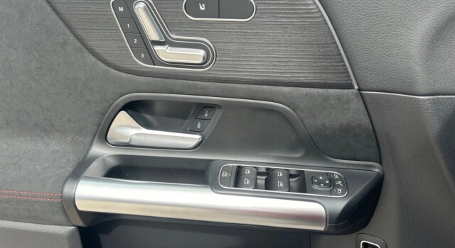 MERCEDES-BENZ EQA 350 66,5 kWh 4Matic Excellence