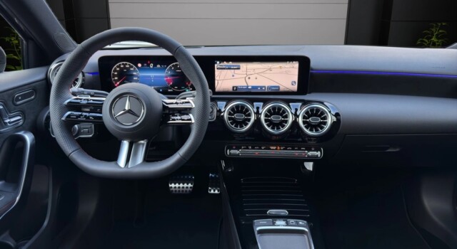 MERCEDES-BENZ A 200 Night Star 7G-DCT