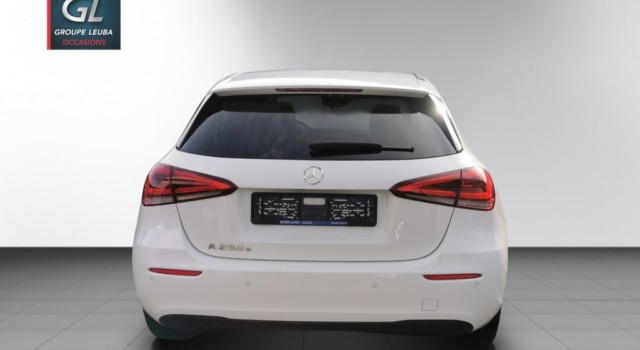 MERCEDES-BENZ A 250 e Style