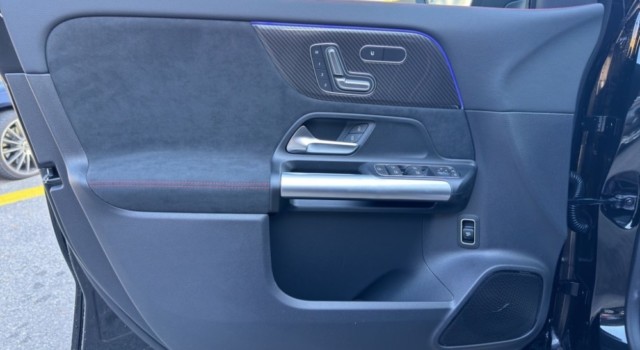 MERCEDES-BENZ GLA 250 4Matic 8G-DCT