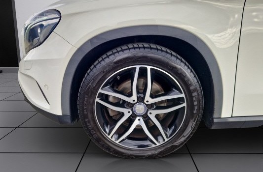 MERCEDES-BENZ GLA 250