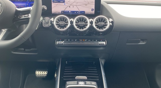 MERCEDES-BENZ EQA 250 + 70,5kWh Excellence