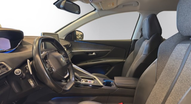 PEUGEOT 3008 1.2 PureTech Allure