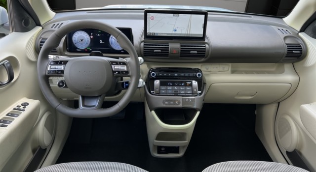 HYUNDAI INSTER 49kWh Amplia