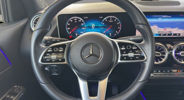 MERCEDES-BENZ GLA 200 Progressive 7G-DCT