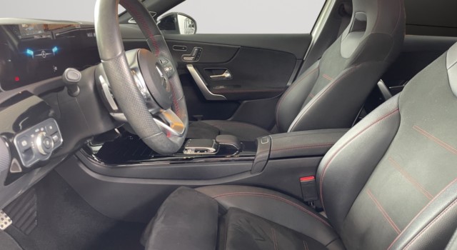 MERCEDES-BENZ A 200 AMG Line 7G-DCT
