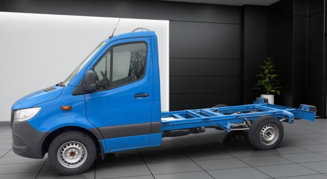 MERCEDES-BENZ Sprinter 319 CDI Standard 9G-TRONIC