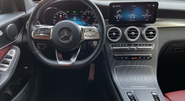 MERCEDES-BENZ GLC 300 AMG Line 4Matic 9G-Tronic