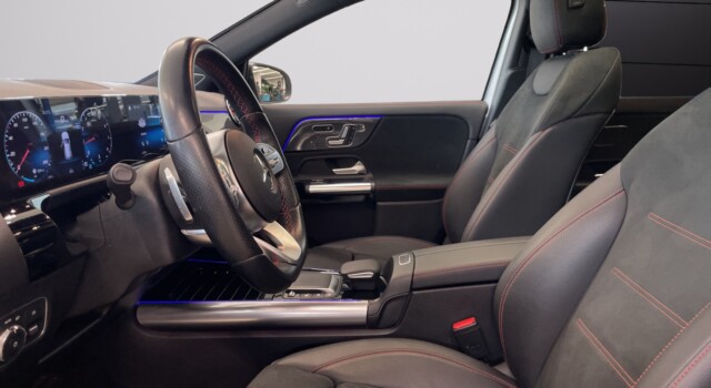 MERCEDES-BENZ GLA 250 4Matic AMG Line 8G-DCT