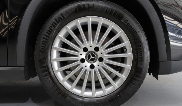 MERCEDES-BENZ GLA 220 4Matic