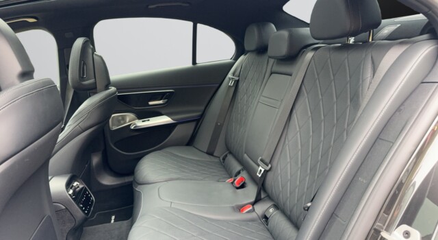 MERCEDES-BENZ E 220 d 4Matic AMG Line 9G-Tronic