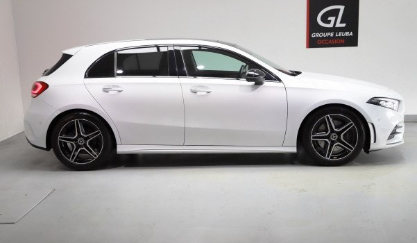 MERCEDES-BENZ A 250 AMG Line