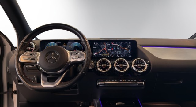 MERCEDES-BENZ GLA 200 4M AMG Line 8G-D