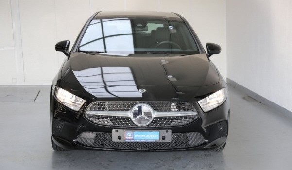 MERCEDES-BENZ A 200 Progressive