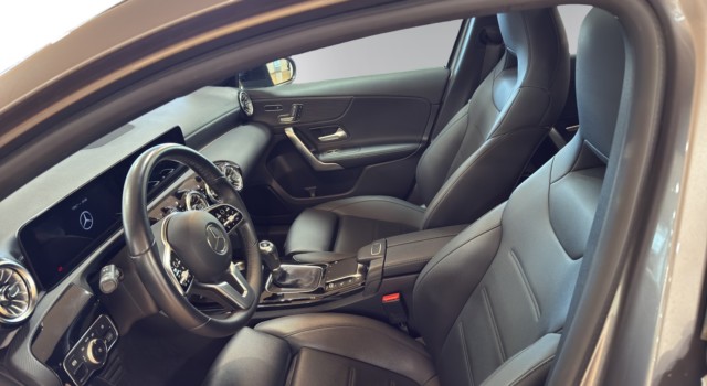 MERCEDES-BENZ A 180 Night Star AMG Line