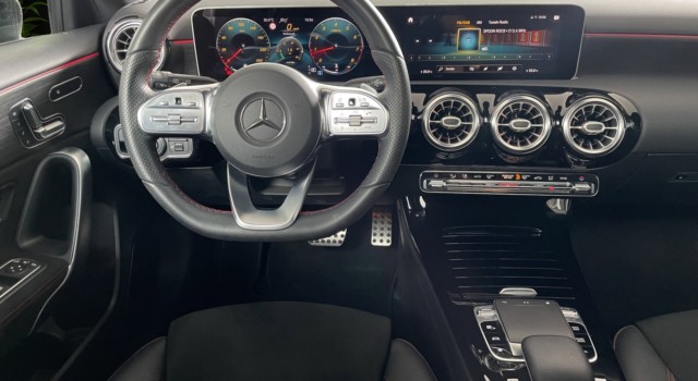 MERCEDES-BENZ A 200 AMG Line 7G-DCT