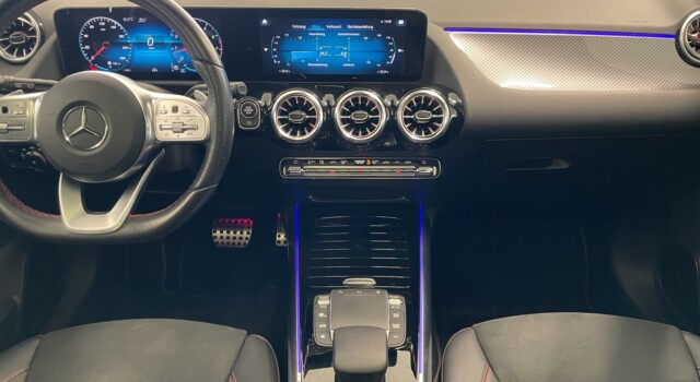 MERCEDES-BENZ GLA 250 4Matic AMG Line 8G-DCT