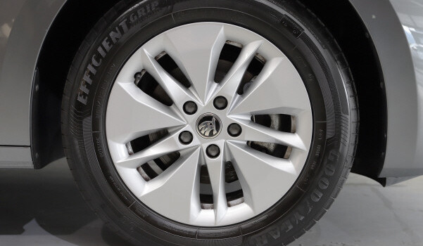 SKODA OCTAVIA Combi 1.5 TSI mHEV DSG Ambition