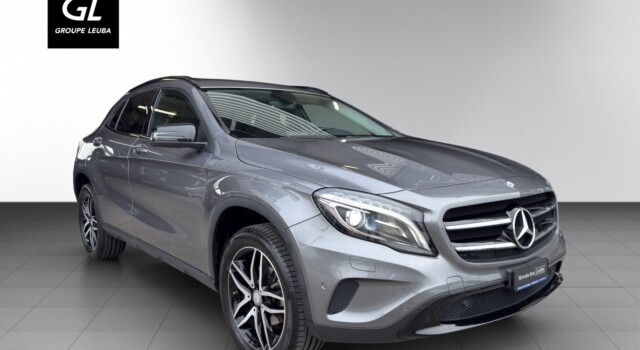MERCEDES-BENZ GLA 200 Night Star 7G-DCT