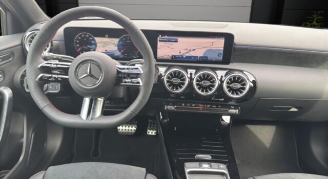 MERCEDES-BENZ A 200 Night Star 7G-DCT