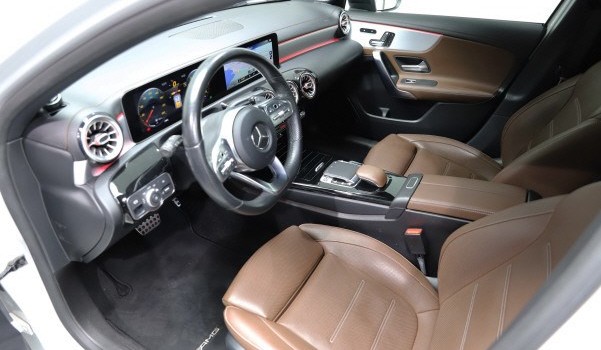 MERCEDES-BENZ A 250 AMG Line