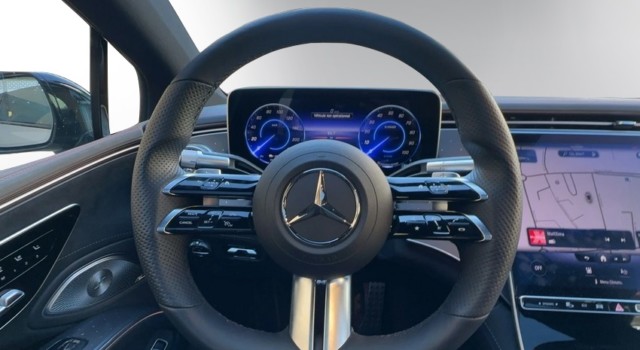 MERCEDES-BENZ EQS 450 + AMG Line